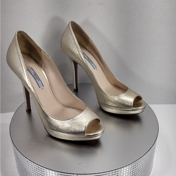 Prada Women's Gold Peep-Toe Heels pre owned Exellent condition size 8.5 - Picture 1 of 15